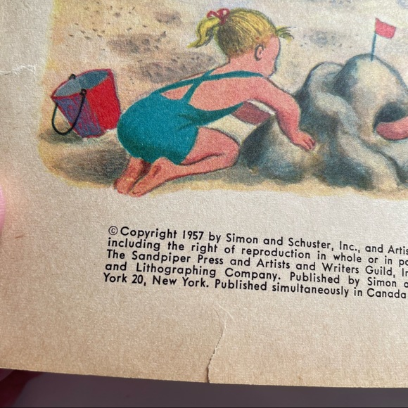 A Little Golden Book - About the Seashore - Picture 3 of 10